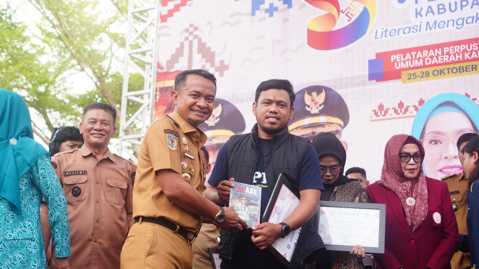 PERPUSTAKAAN SIPAKARIO DESA LIBURENG RAIH PENGHARGAAN PERPUSTAKAAN DESA TERBAIK TINGKAT KABUPATEN BONE TAHUN 2026